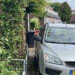 Dan maar op de stoep. Te voet of gehandicapt? Jammer dan, als je in Hilversum woont ©JPL